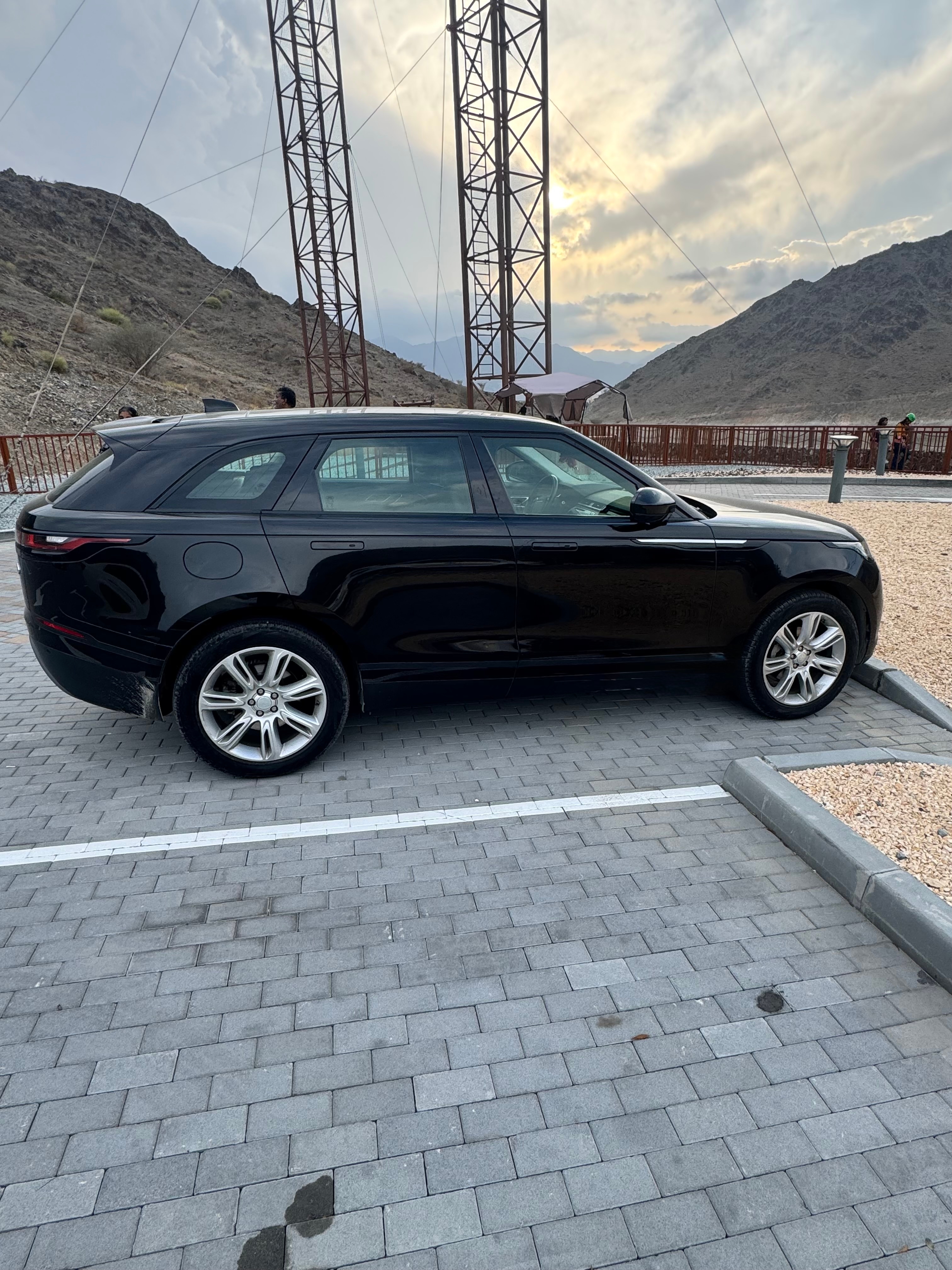 Noir Land Rover Range Rover Velar P250 S 2020